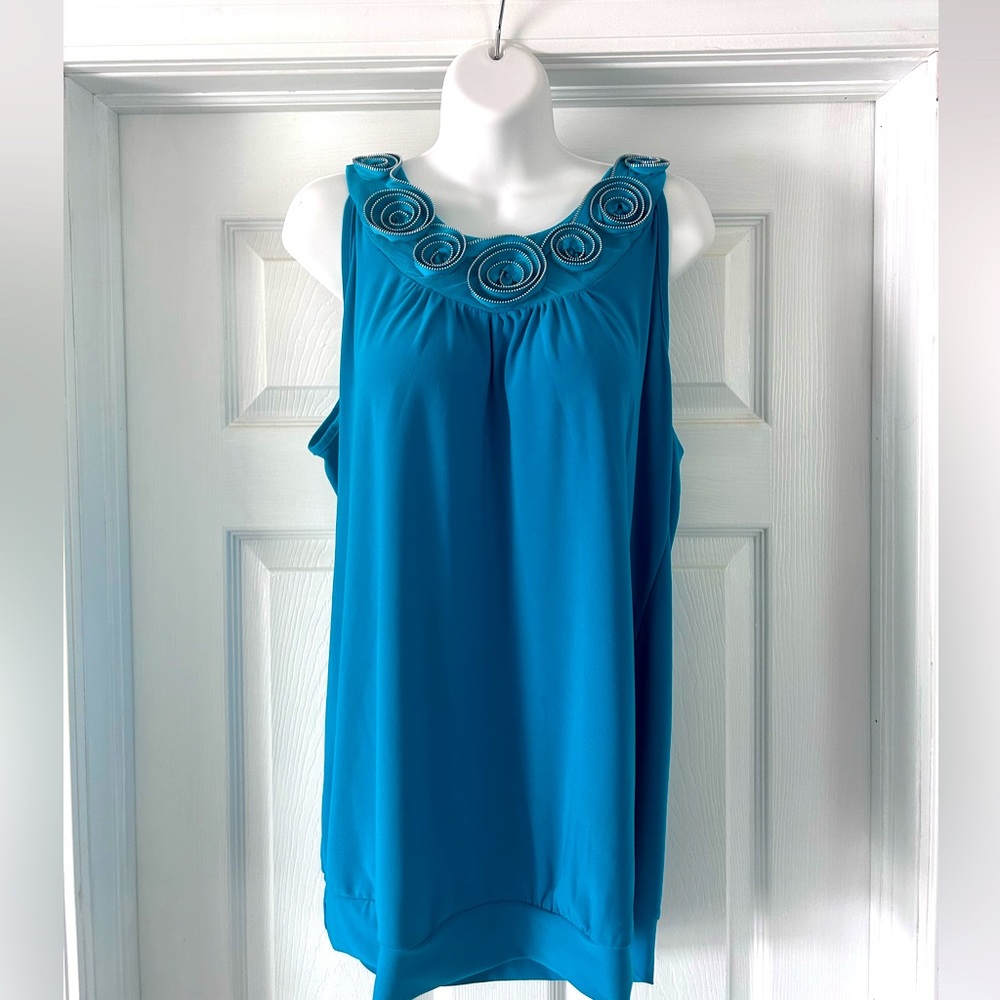 Cocomo Zipper Roses Top